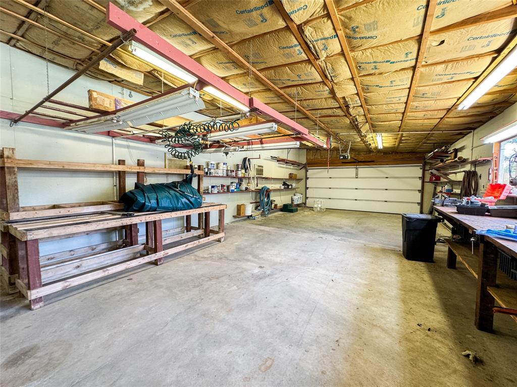 1102 N Avenue G Property Photo 39