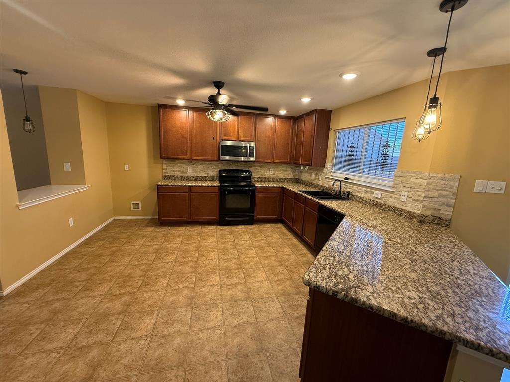 1329 Falcon Drive Property Photo 2