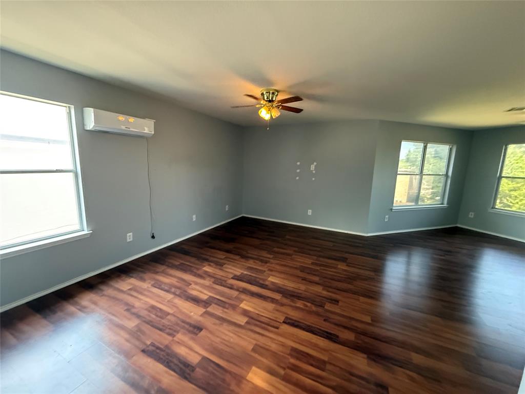 1329 Falcon Drive Property Photo 5