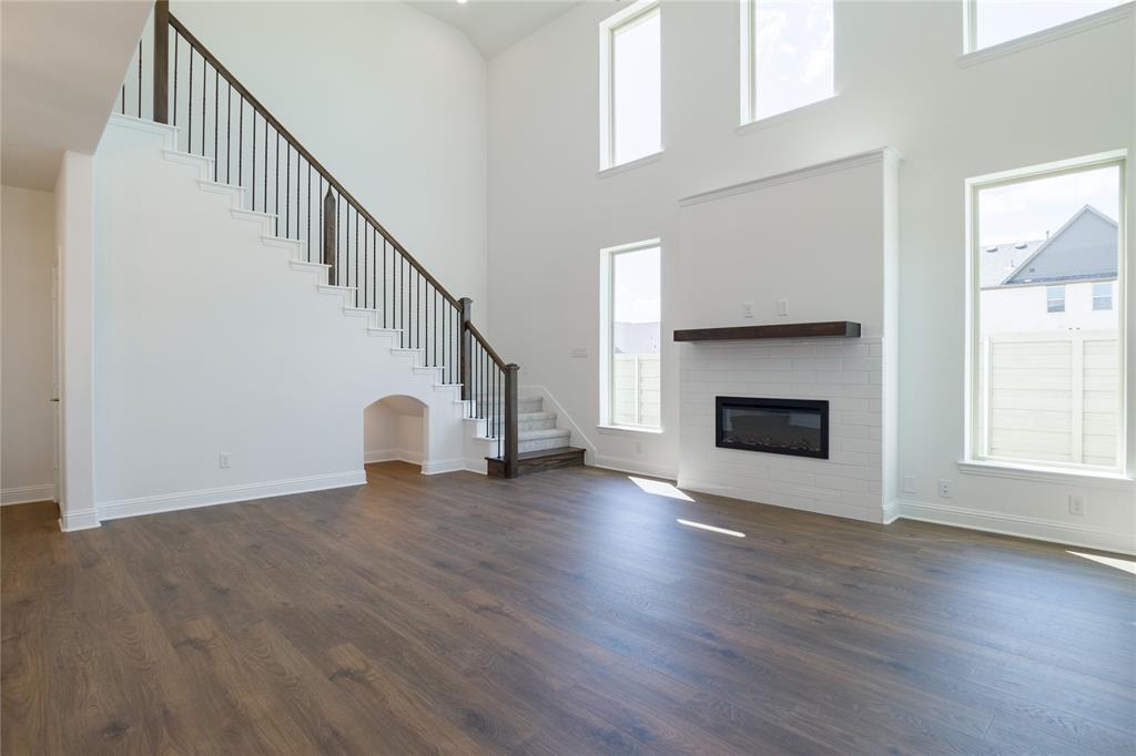 8604 Treeline Parkway Property Photo 5