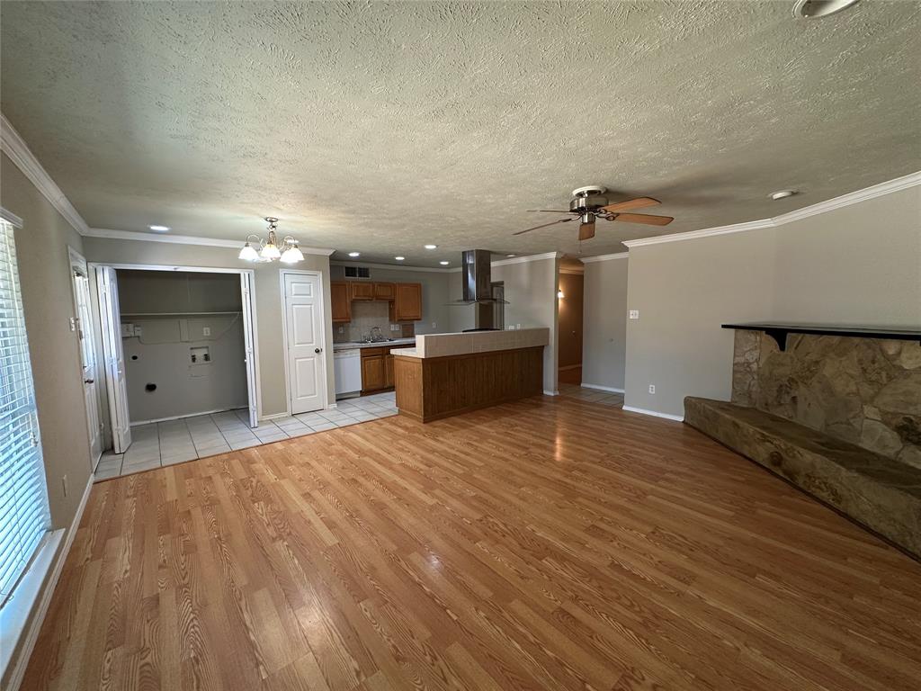 563 Oldbridge Drive Property Photo 3