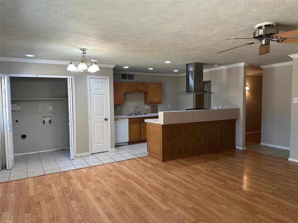 563 Oldbridge Drive Property Photo 4