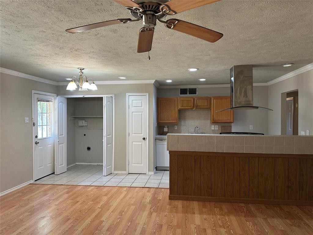 563 Oldbridge Drive Property Photo 5