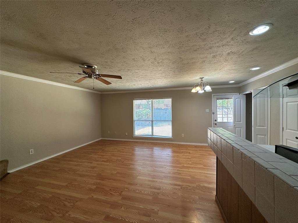563 Oldbridge Drive Property Photo 7