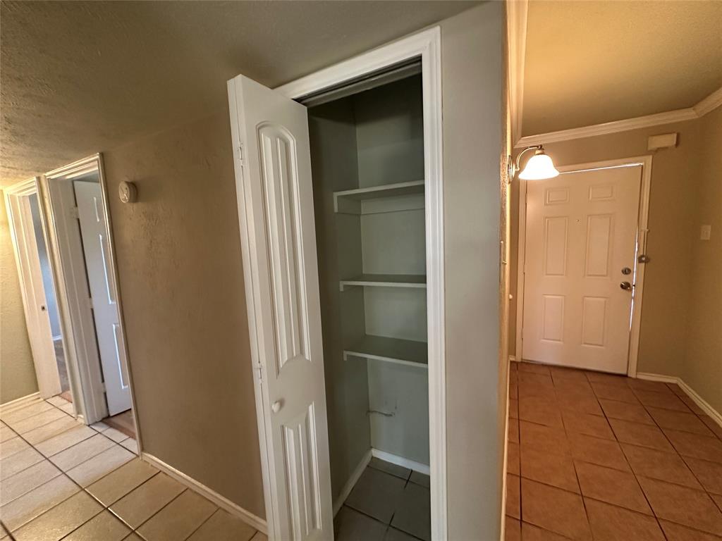 563 Oldbridge Drive Property Photo 13
