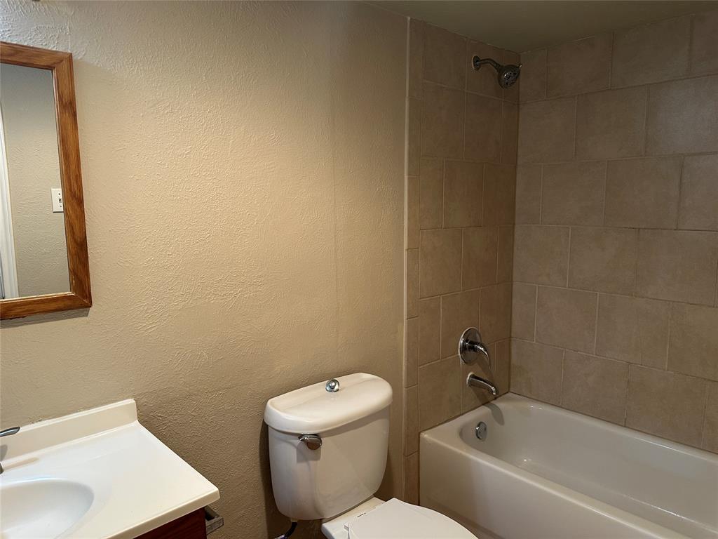 563 Oldbridge Drive Property Photo 20
