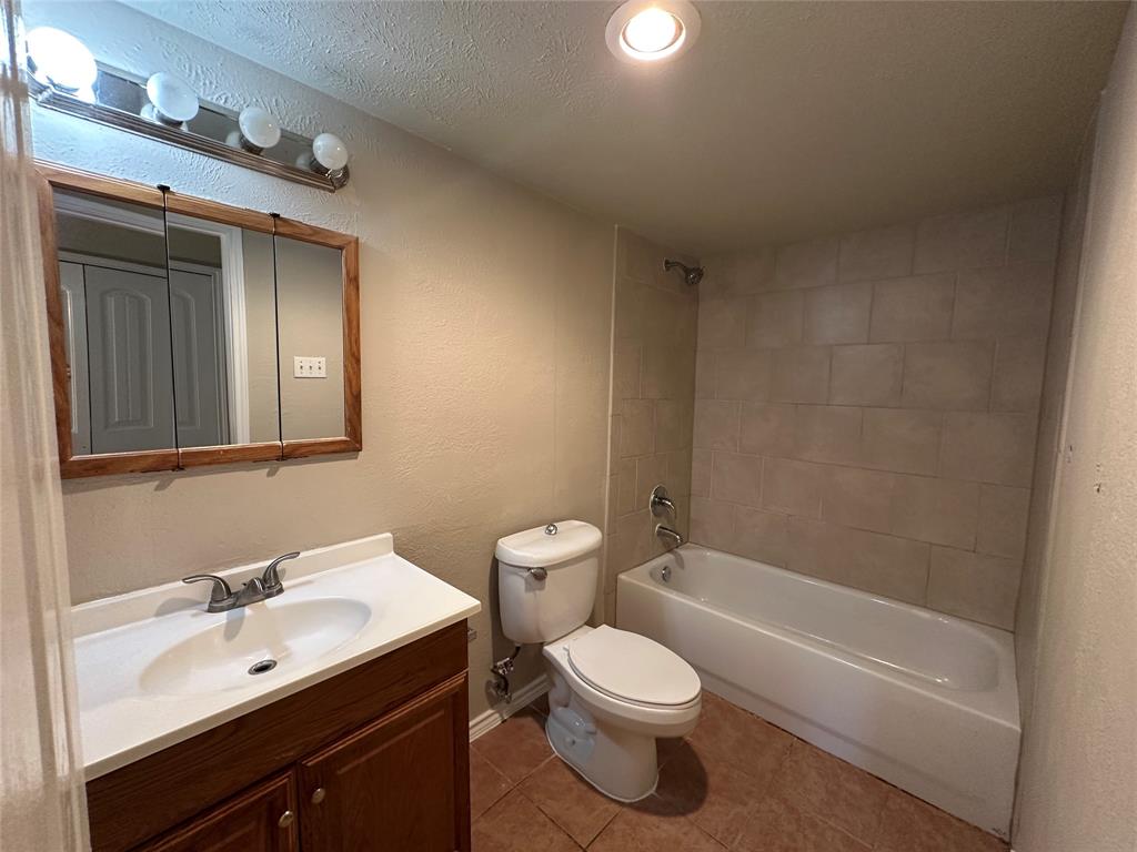 563 Oldbridge Drive Property Photo 21