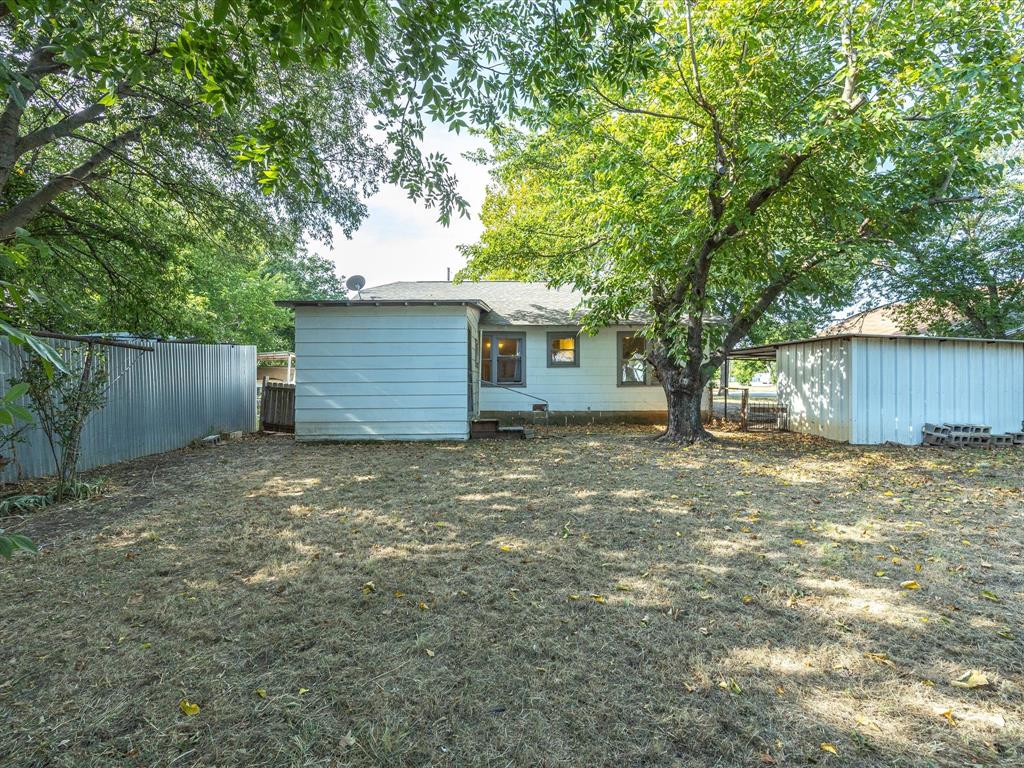 630 W Thompson Street Property Photo 16