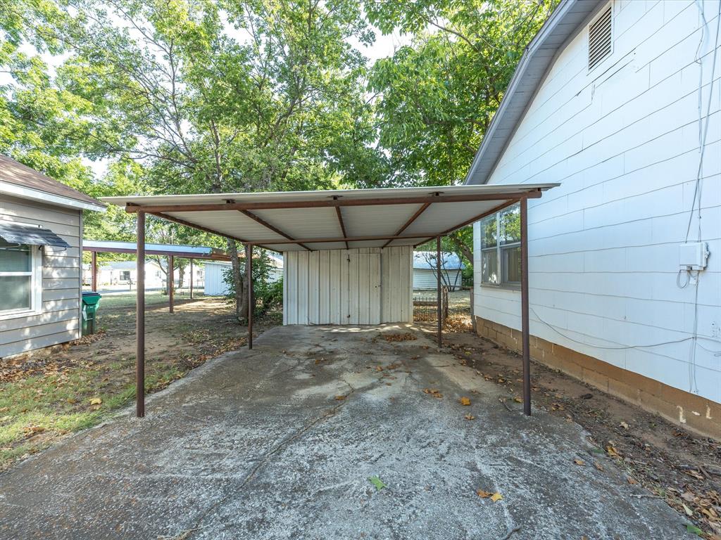630 W Thompson Street Property Photo 18