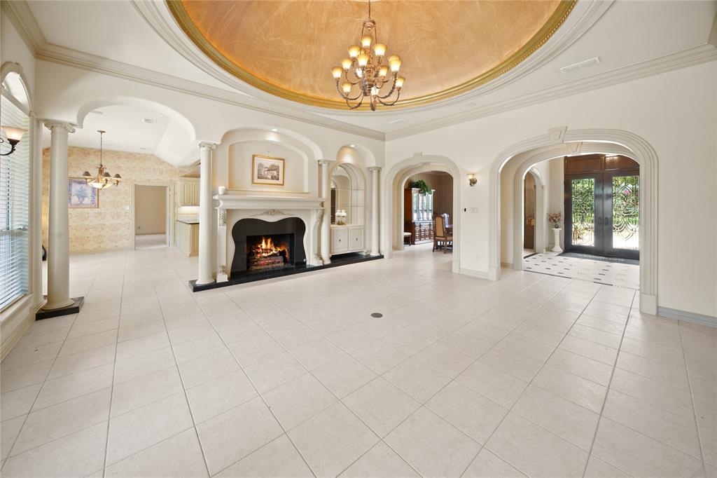 7402 Hollytree Drive Property Photo 8