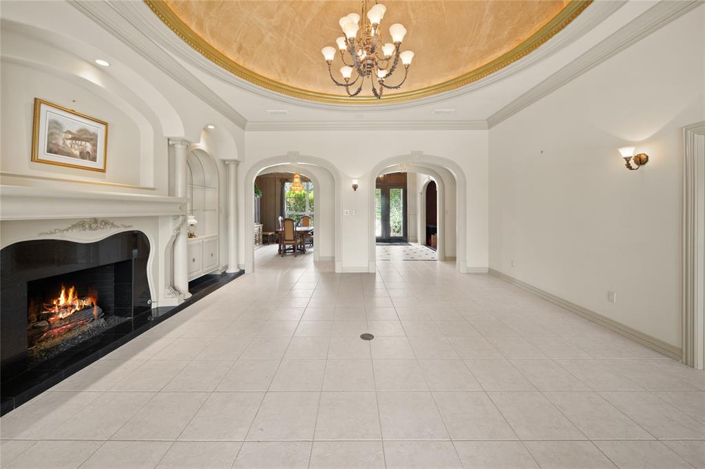 7402 Hollytree Drive Property Photo 10