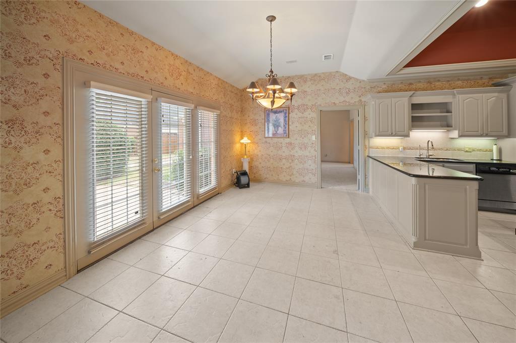 7402 Hollytree Drive Property Photo 14