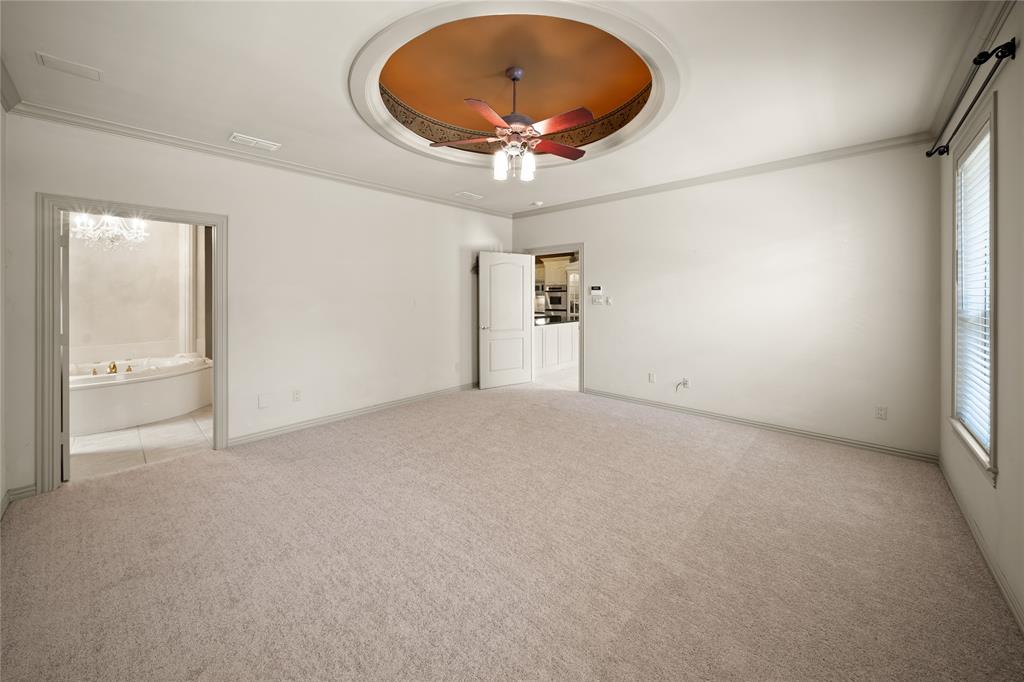 7402 Hollytree Drive Property Photo 18