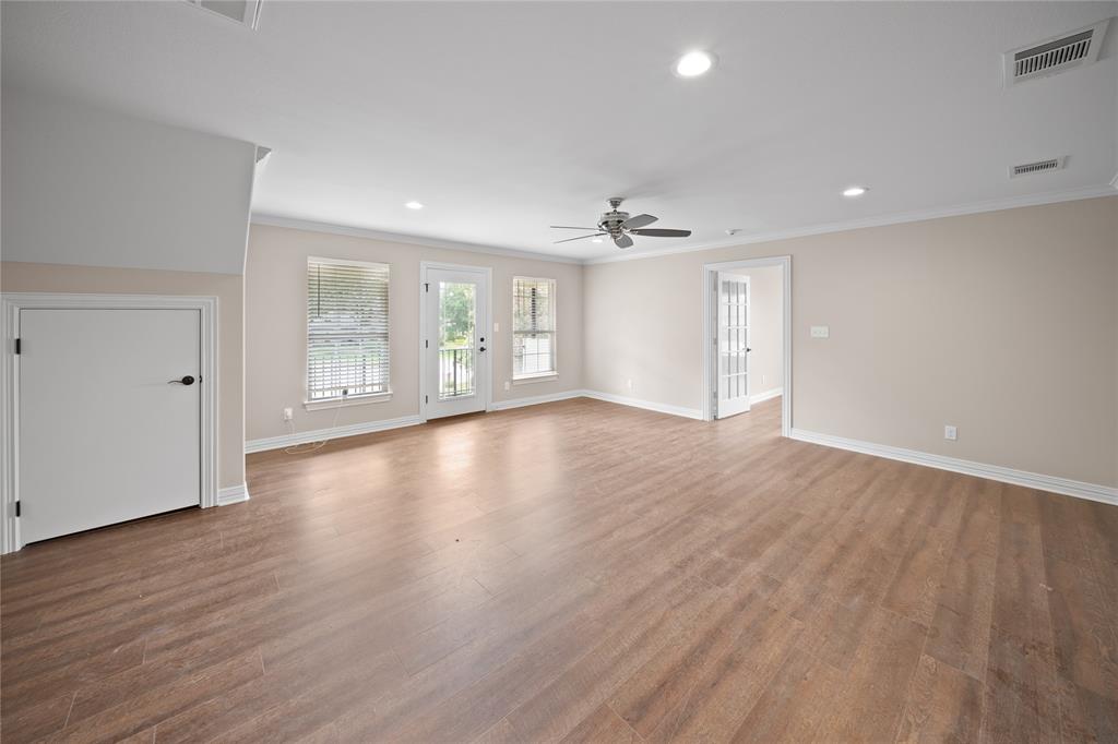 7402 Hollytree Drive Property Photo 21
