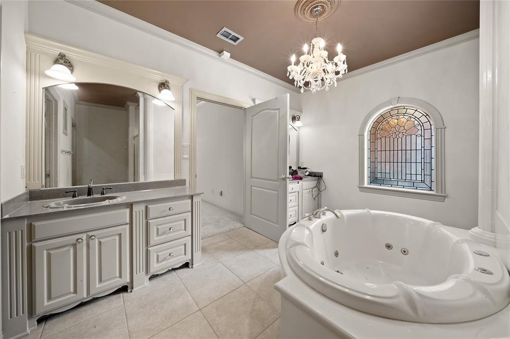 7402 Hollytree Drive Property Photo 22