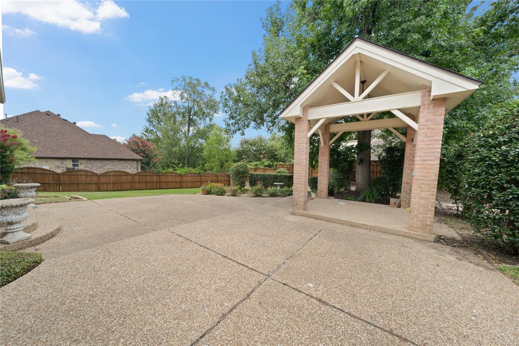 7402 Hollytree Drive Property Photo 28