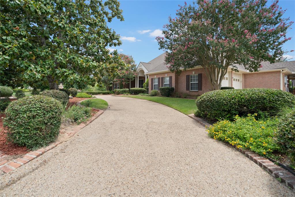 7402 Hollytree Drive Property Photo 32