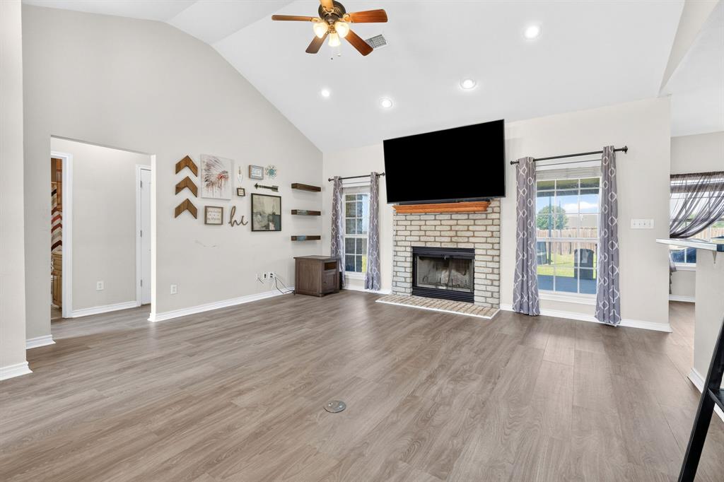 431 Greenside Property Photo 4