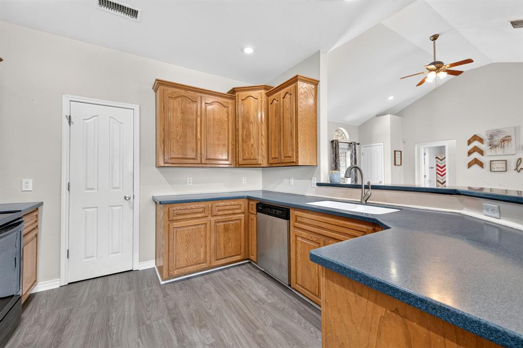 431 Greenside Property Photo 11