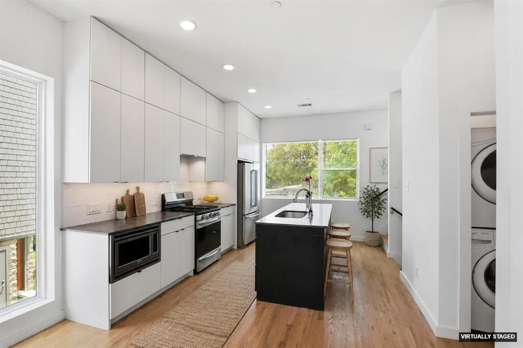 427 W 10th Street 101