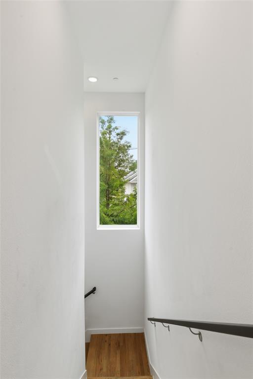 427 W 10th Street 101 Property Photo 11