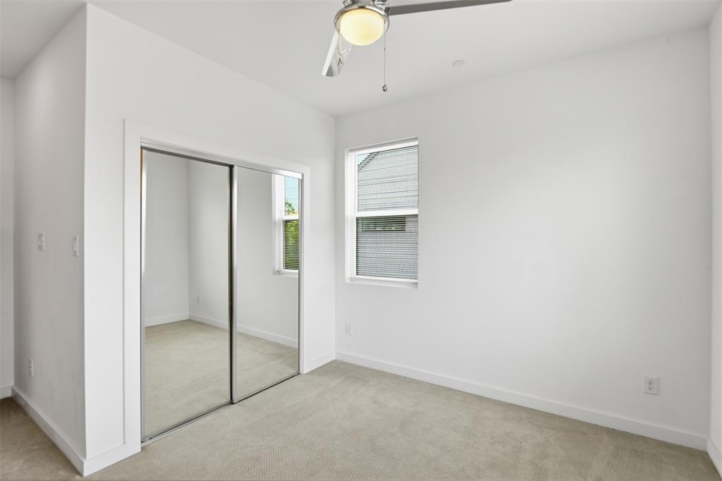 427 W 10th Street 101 Property Photo 14