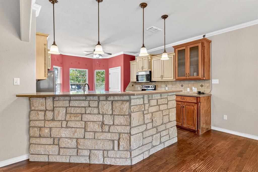 8852 Fm 603 Property Photo 13