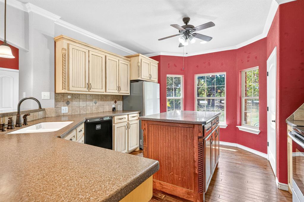 8852 Fm 603 Property Photo 14