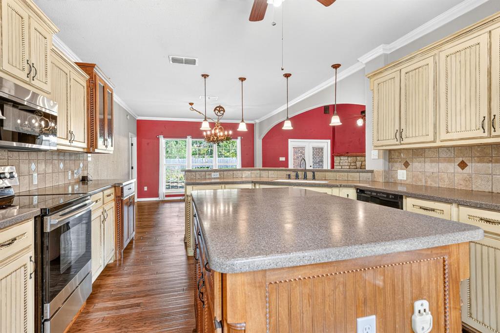 8852 Fm 603 Property Photo 15
