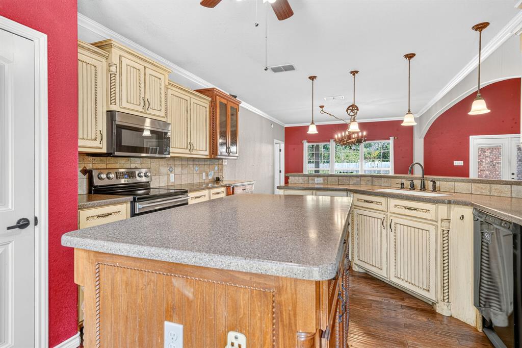 8852 Fm 603 Property Photo 16