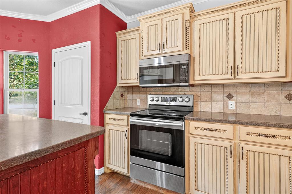 8852 Fm 603 Property Photo 17