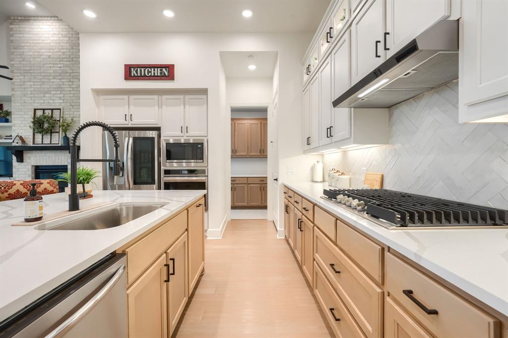 1930 Benedetto Way Property Photo 8