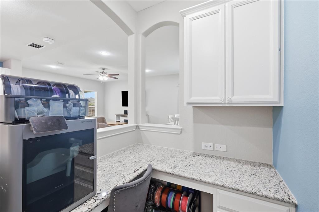 825 Crest Breeze Drive Property Photo 13