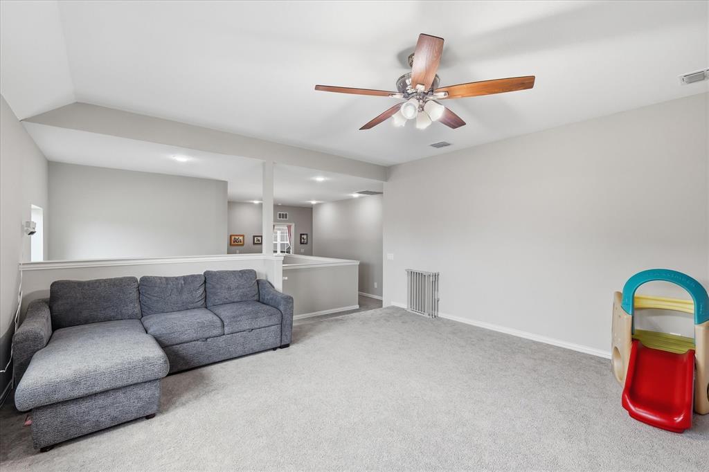 825 Crest Breeze Drive Property Photo 25