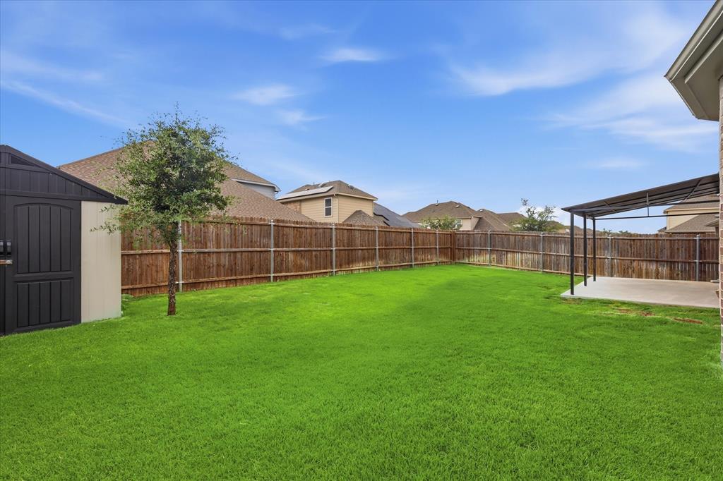 825 Crest Breeze Drive Property Photo 34