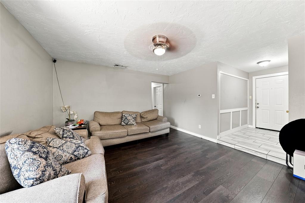 2621 Burning Tree Lane Property Photo 3