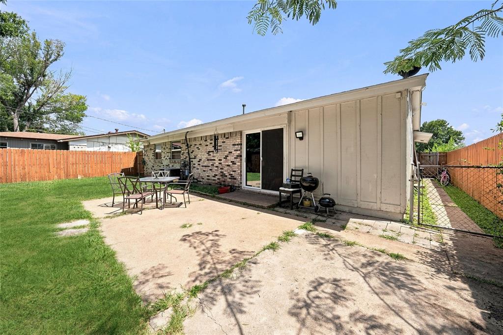 2621 Burning Tree Lane Property Photo 18