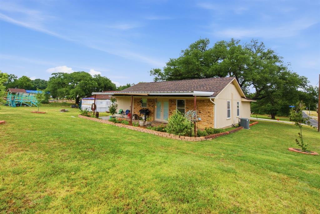 701 Van Winkle Street Property Photo 4