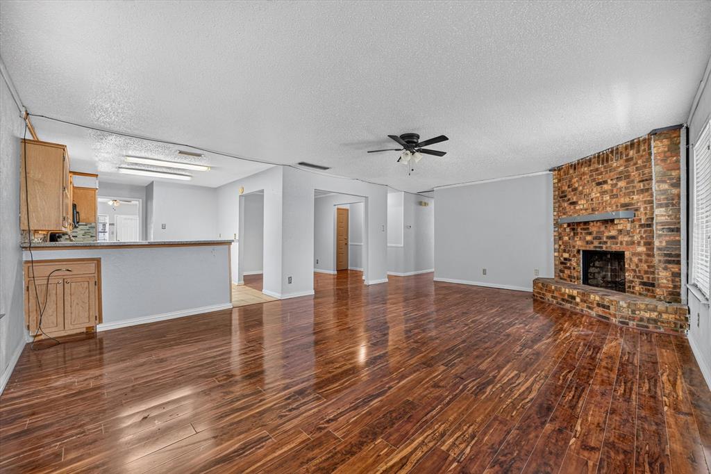 210 Nettletree Street Property Photo 5