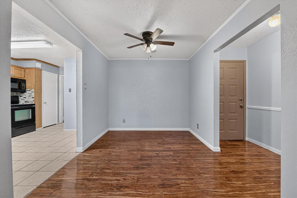 210 Nettletree Street Property Photo 7