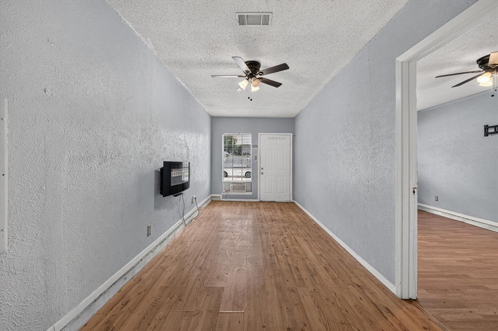 210 Nettletree Street Property Photo 8