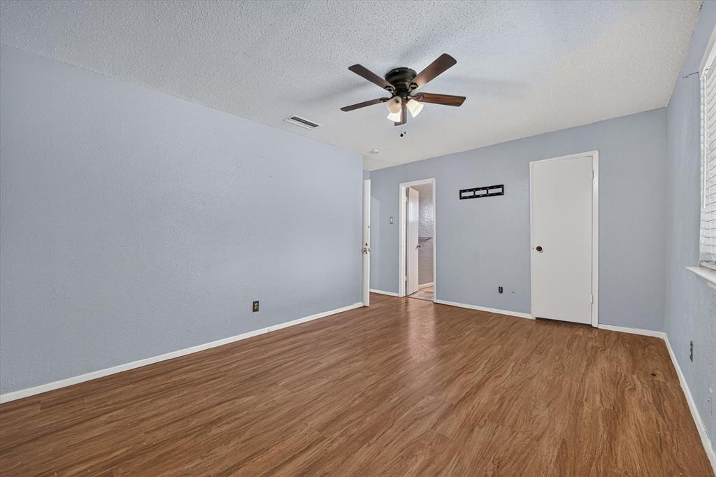 210 Nettletree Street Property Photo 10