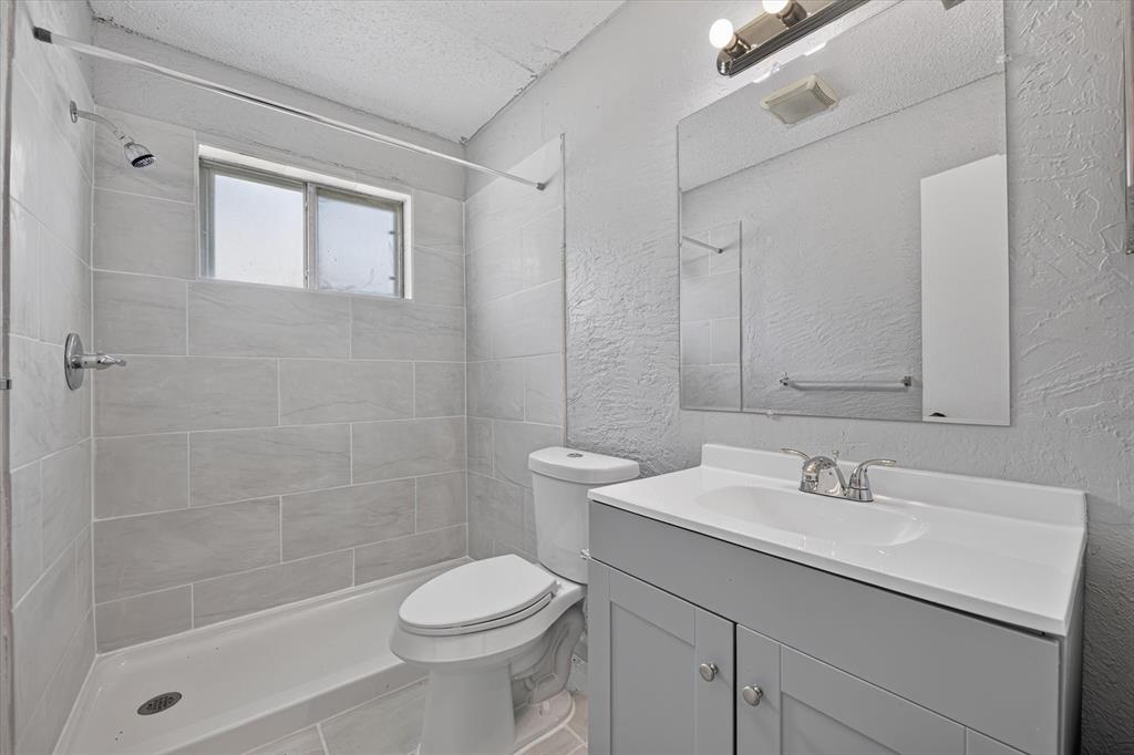 210 Nettletree Street Property Photo 11