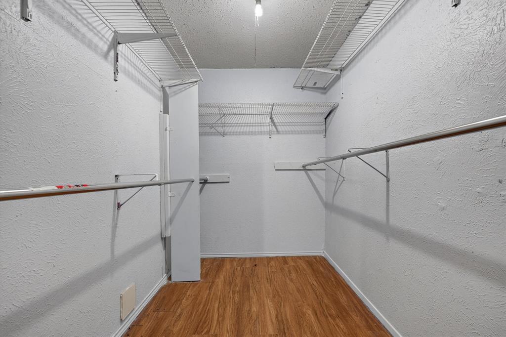 210 Nettletree Street Property Photo 12