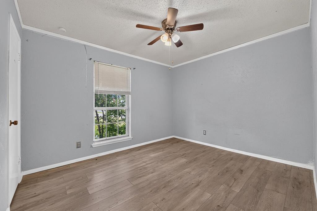 210 Nettletree Street Property Photo 14