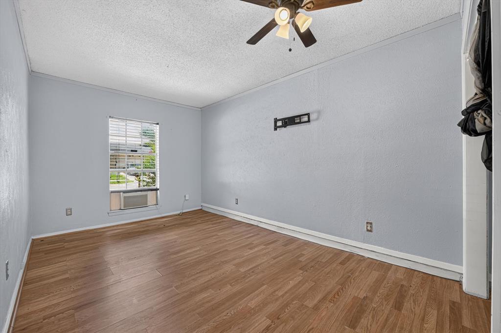 210 Nettletree Street Property Photo 16