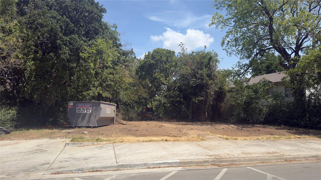 700 W Sycamore Street Property Photo 2