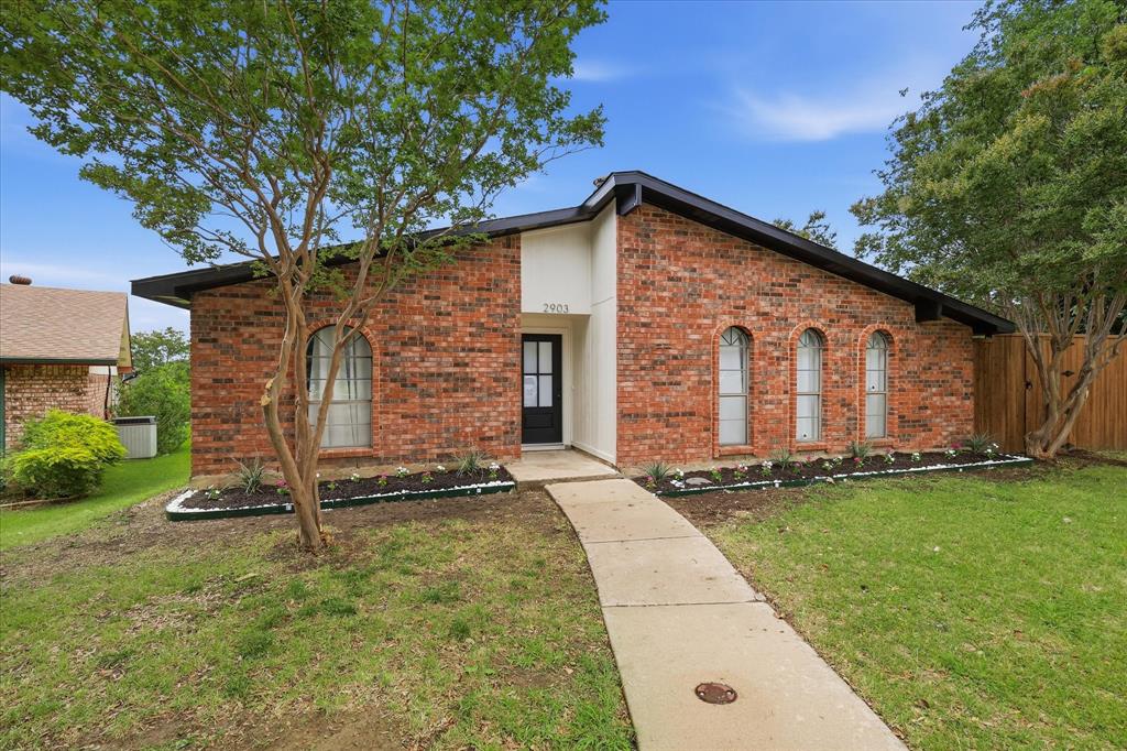 2903 Winterberry Drive Property Photo 3
