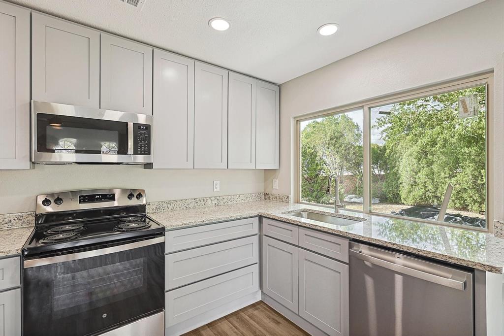 2903 Winterberry Drive Property Photo 13
