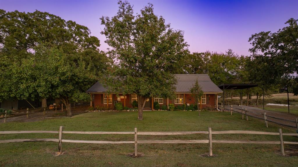 1004 County Road 4574 Property Photo 11